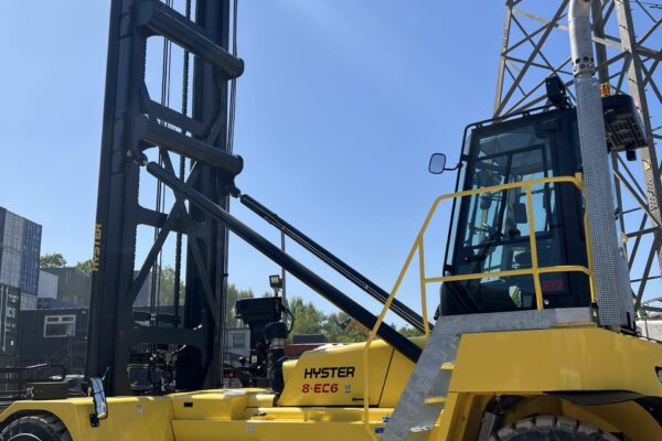 Hyster 8 Tonne EC-6 Stacker