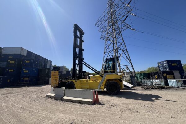 8 tonne ec-6 stacker in container yard