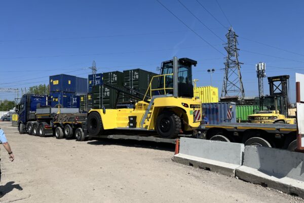 8 tonne ec-6 stacker on the truck