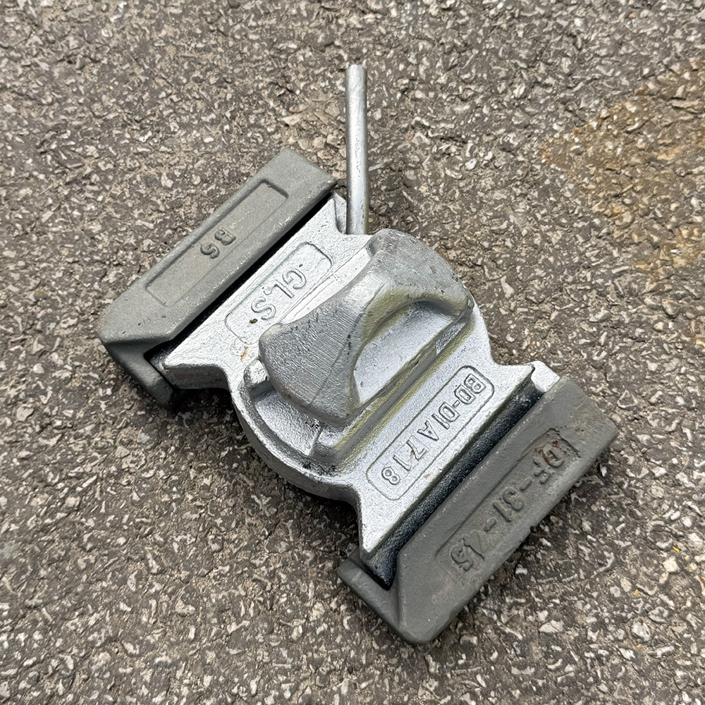 Dovetail Twist Lock & Foundation Plate Set